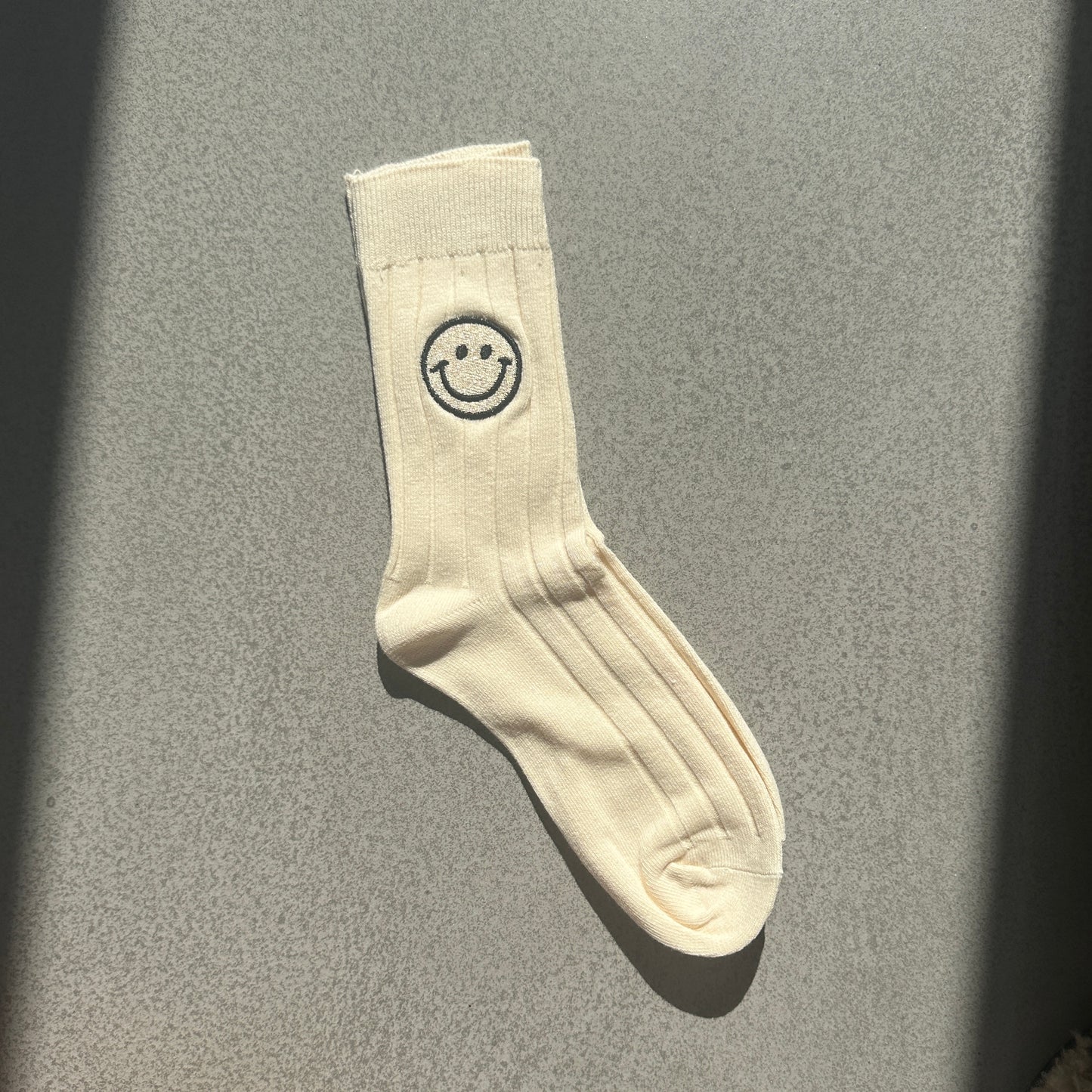 Short socks "Nick" in black with a white smiley